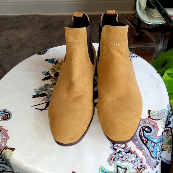 Public OpinionPublic Opinion Men's Suede Leather Chelsea Slip-On Boot size. 9M - Picture 1 of 6